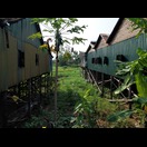 Was neben der erhöhten Straße liegt, wird auf Stelzen gesetzt